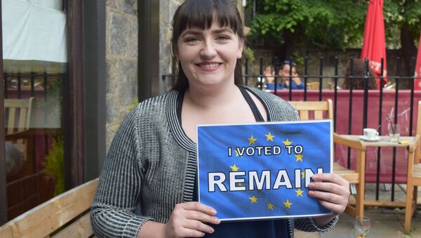 I vote Remain because I'm more in favor of love, peace and harmony than just splitting things up and not being very nice. Simple! - a voter in Edinburgh, Scotland. - Sputnik International