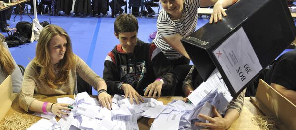 Workers begin counting ballots after polling stations closed in the Referendum on the European Union in Glasgow, Scotland, Britain, June 23, 2016. Workers begin counting ballots after polling stations closed in the Referendum on the European Union in Glasgow, Scotland, Britain, June 23, 2016. - Sputnik International
