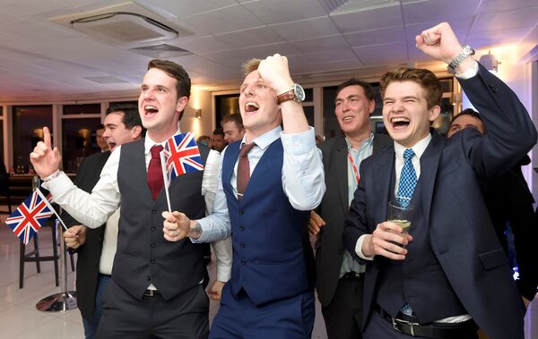 Leave supporters cheer results at a Leave.eu party after polling stations closed in the Referendum on the European Union in London, Britain, June 23, 2016. Leave supporters cheer results at a Leave.eu party after polling stations closed in the Referendum on the European Union in London, Britain, June 23, 2016. - Sputnik International