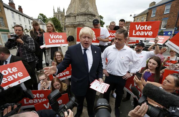 Former London Mayor Boris Johnson (C) speaks during a Vote Leave rally in Selby, Britain June 22, 2016. Former London Mayor Boris Johnson (C) speaks during a Vote Leave rally in Selby, Britain June 22, 2016. - Sputnik International