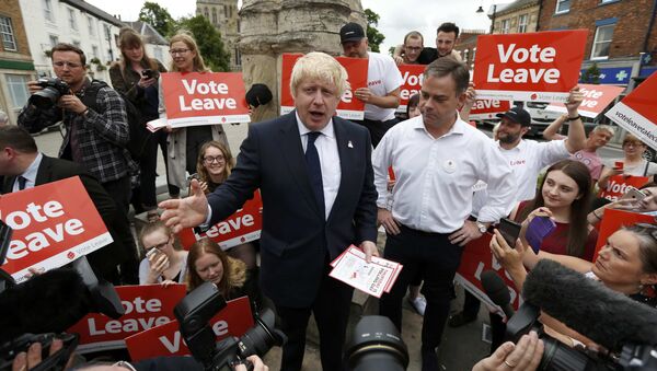 Former London Mayor Boris Johnson (C) speaks during a Vote Leave rally in Selby, Britain June 22, 2016.  - Sputnik International