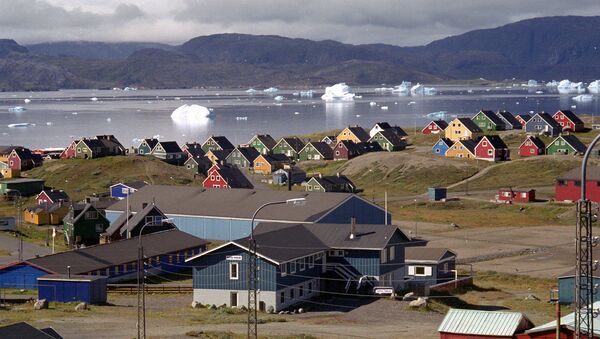 Giant icebergs float in the fjord in Narsaq, southern Greenland. - Sputnik International