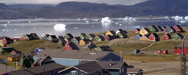 Giant icebergs float in the fjord in Narsaq, southern Greenland. - Sputnik International