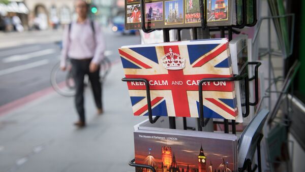 Postcards featuring the World War II British slogan Keep Calm and Carry On are seen outside a newsagents in London, on 24 June, 2016. - Sputnik International