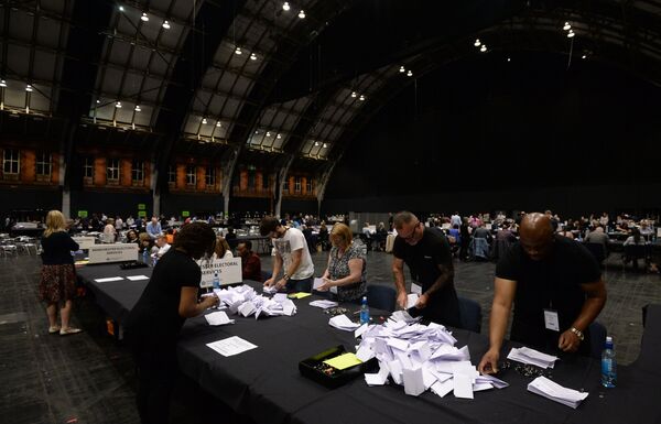 Counting votes in the UK referendum on EU membership, in Manchester Counting votes in the UK referendum on EU membership, in Manchester - Sputnik International