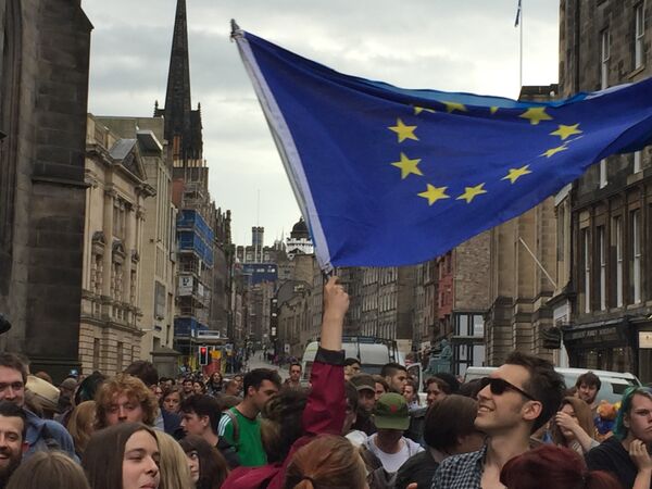 Pro-EU rallies held throughout Scotland as rest of the UK votes for Brexit Pro-EU rallies held throughout Scotland as rest of the UK votes for Brexit - Sputnik International