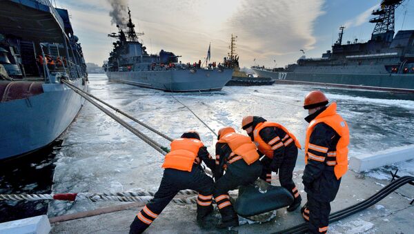 Destroyers mooring in the port of Vladivostok - Sputnik International