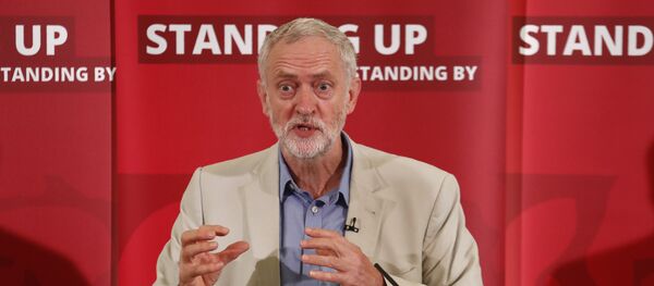British opposition Labour Party leader Jeremy Corbyn delivers a speech following the pro-Brexit result of the UK's EU referendum vote, in central London on June 25, 2016 - Sputnik International