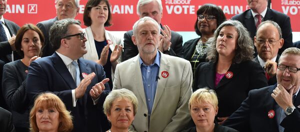 Leader of the British opposition Labour Party, Jeremy Corbyn (C), smiles as he poses with members of the shadow cabinet including Deputy leader Tom Watson (CL) and Shadow Health Secretary Heidi Alexander (CR), Labour Party and TUC members during a photocall for the 'Labour In for Britain' campaign in London, on June 14, 2016 calling for a remain vote in the EU referendum Leader of the British opposition Labour Party, Jeremy Corbyn (C), smiles as he poses with members of the shadow cabinet including Deputy leader Tom Watson (CL) and Shadow Health Secretary Heidi Alexander (CR), Labour Party and TUC members during a photocall for the 'Labour In for Britain' campaign in London, on June 14, 2016 calling for a remain vote in the EU referendum - Sputnik International