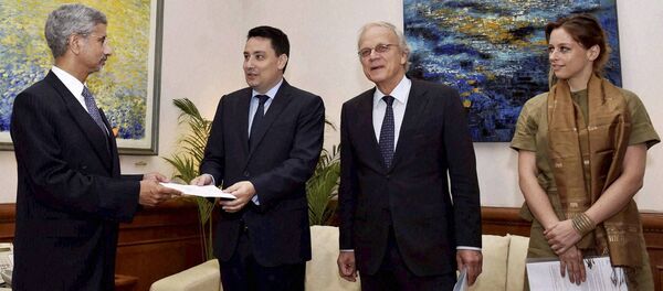 Indian Foreign Secretary S. Jaishankar, left, receives membership papers for the Missile Technology Control Regime (MTCR) from French Ambassador Alexandre Ziegler, second left, Netherlands' Ambassador, Alphonsus Stoelinga, third left, and Luxembourg's Charge d'Affaires, Laure Huberty, in New Delhi, India, Monday, June 27, 2016 - Sputnik International
