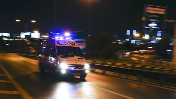 An ambulance arrives at the Ataturk airport in Istanbul - Sputnik International