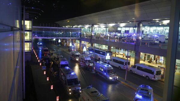 Ambulance cars arrive at Turkey's largest airport, Istanbul Ataturk, Turkey, following a blast June 28, 2016. - Sputnik International