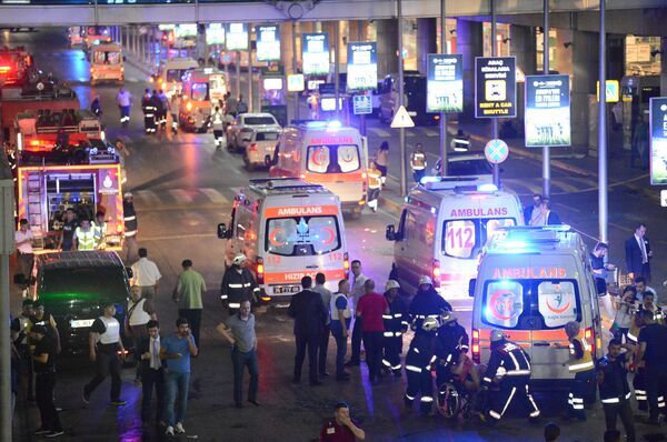 Paramedics help casualties outside Turkey's largest airport, Istanbul Ataturk, Turkey, following a gun and bomb attack allegedly perpetrated by the Daesh terrorist group, June 28, 2016. Paramedics help casualties outside Turkey's largest airport, Istanbul Ataturk, Turkey, following a gun and bomb attack allegedly perpetrated by the Daesh terrorist group, June 28, 2016. - Sputnik International
