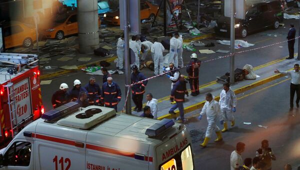 Forensic experts work outside Turkey's largest airport, Istanbul Ataturk, Turkey, following a blast, June 28, 2016. - Sputnik International