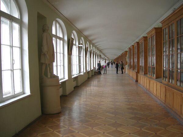 Hallway in the Twelve Collegia building, St. Petersburg State University: one of the longest academic hallways in the world Hallway in the Twelve Collegia building, St. Petersburg State University: one of the longest academic hallways in the world - Sputnik International
