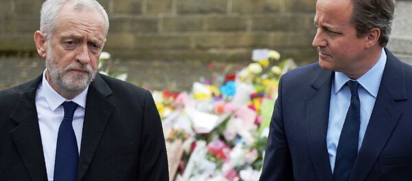 British Prime Minister David Cameron (R) and Labour Party leader Jeremy Corbyn (L) - Sputnik International