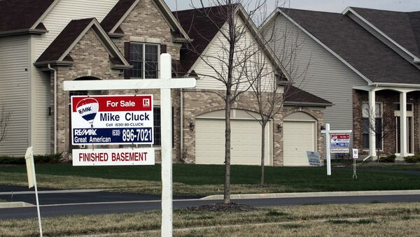 A house sits for sale 30 March 2007 in North Aurora, Illinois, a suburb outside of Chicago - Sputnik International