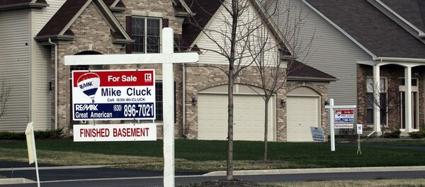 A house sits for sale 30 March 2007 in North Aurora, Illinois, a suburb outside of Chicago - Sputnik International