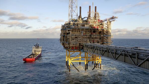 Oil and gas company Statoil gas processing and CO2 removal platform Sleipner T is pictured in the offshore near the Stavanger, Norway. - Sputnik International