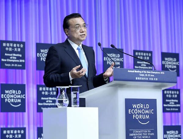 Premier Li Keqiang delivers a keynote speech at the opening of the annual Meeting of the New Champions in Tianjin  - Sputnik International