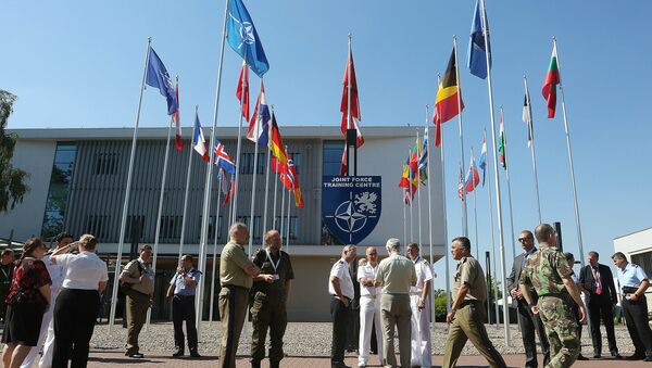 Participants of exercises in the field of computer systems are meeting in their break in front of the Joint Force Training Center in Bydgoszcz, Poland, Thursday, June 23, 2016. - Sputnik International