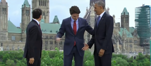 3 Amigos handshake 3 Amigos handshake - Sputnik International