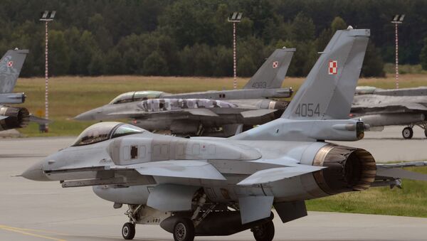 Polish F-16 fighter jets - Sputnik International