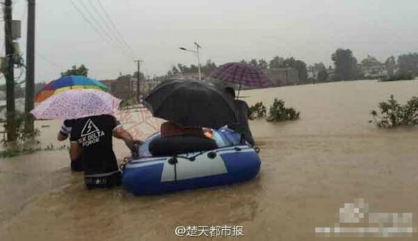 Li Shengping on his way to the rescue - Sputnik International