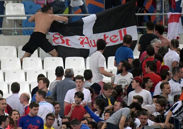 Football fans after the UEFA Euro 2016 group stage match between the English and Russian national teams Football fans after the UEFA Euro 2016 group stage match between the English and Russian national teams - Sputnik International