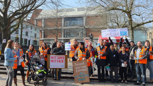 Junior Doctors campaigning at The Haymarket, Norwich - Sputnik International