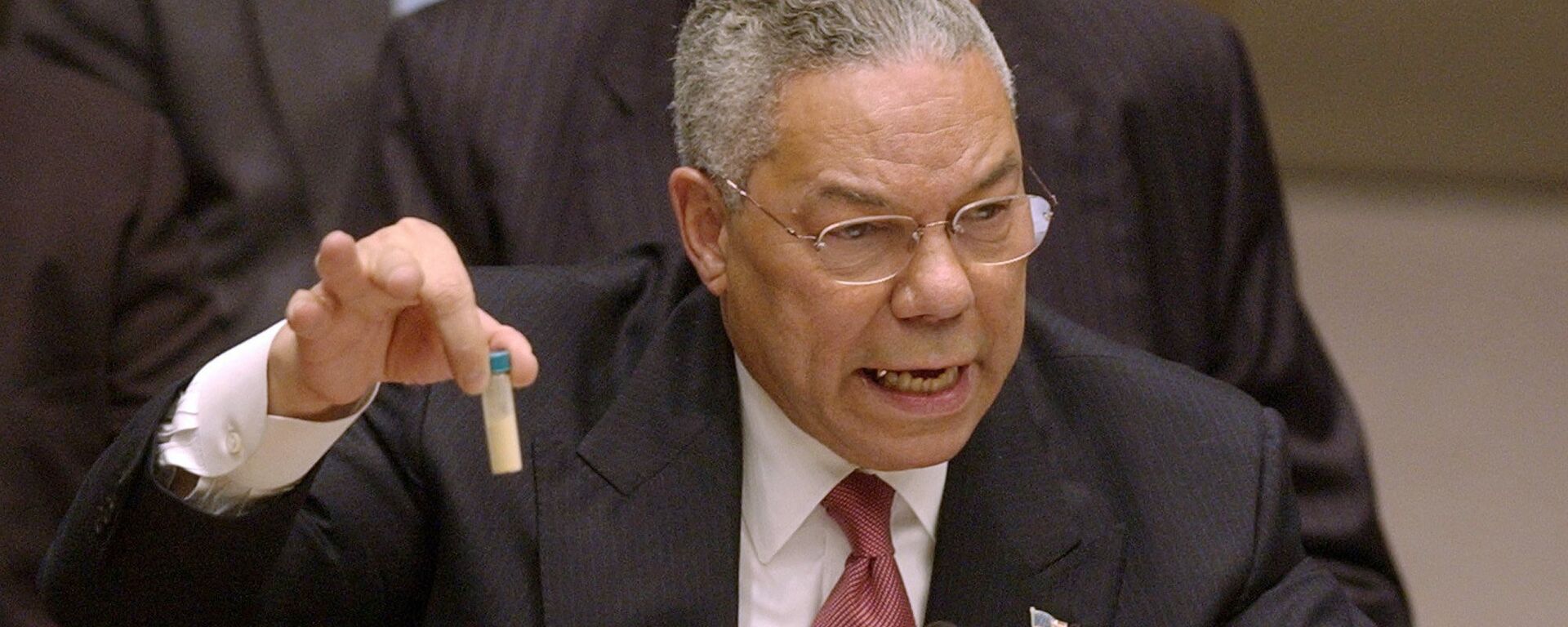 The image seen round the world of Secretary of State Colin Powell and his mock vial of anthrax,which he held up during a presentation before the UN on Iraq's alleged weapons of mass destruction program, February 5, 2003. - Sputnik International, 1920, 05.02.2023