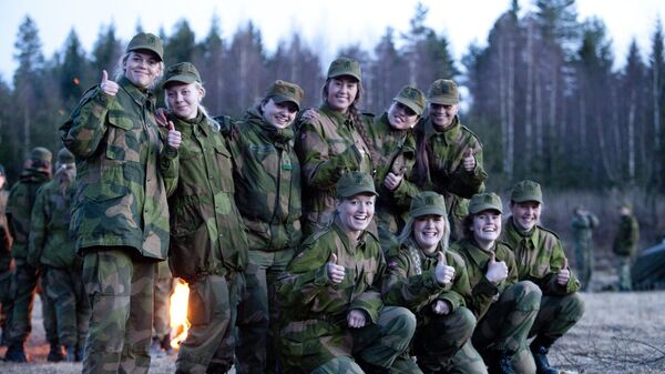 Norwegian Military Girl's Camp - Sputnik International