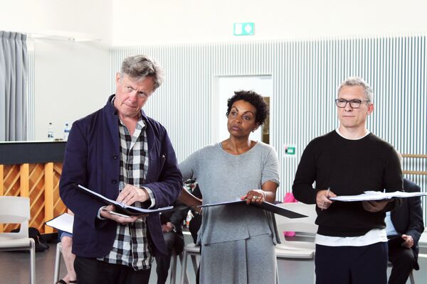 Stuff Happens rehearsal: Actors Alex Jennings as George W Bush, Adjoa Andoh as Condoleezza Rice, Martin McDougall (ensemble) Stuff Happens rehearsal: Actors Alex Jennings as George W Bush, Adjoa Andoh as Condoleezza Rice, Martin McDougall (ensemble) - Sputnik International