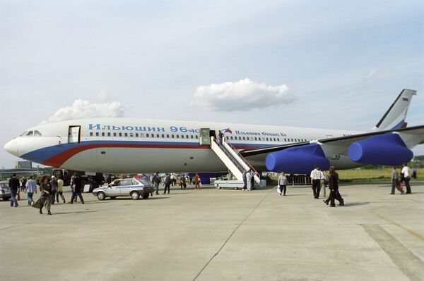 The long range Il-96-400 jet airliner, designed by the Ilyushin experimental design office. - Sputnik International