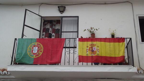 Portugal and Spain flags - Sputnik International