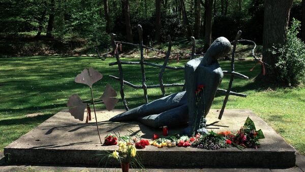 A memorial in Hamburg at the burial of 652 Soviet POWs killed at the Neuengamme concentration camp between October 1941 and May 1942 - Sputnik International