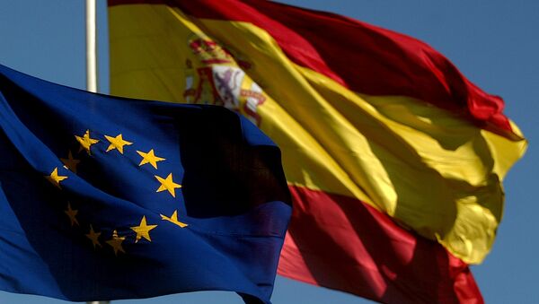 The Spanish flag and the European flag - Sputnik International