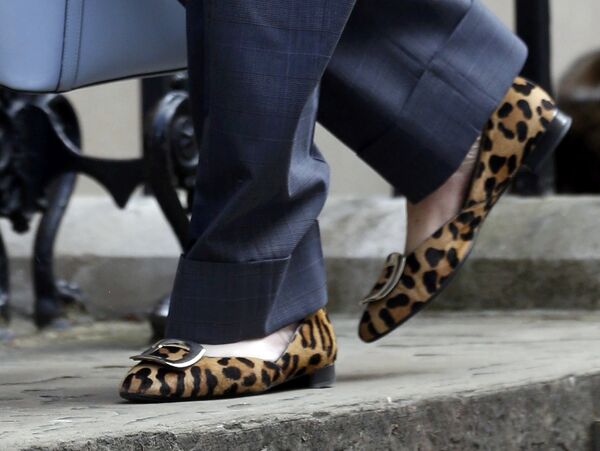 Britain's Home Secretary Theresa May, who is due to take over as prime minister on Wednesday, arrives for a cabinet meeting at number 10 Downing Street, in central London, Britain July 12, 2016 Britain's Home Secretary Theresa May, who is due to take over as prime minister on Wednesday, arrives for a cabinet meeting at number 10 Downing Street, in central London, Britain July 12, 2016 - Sputnik International