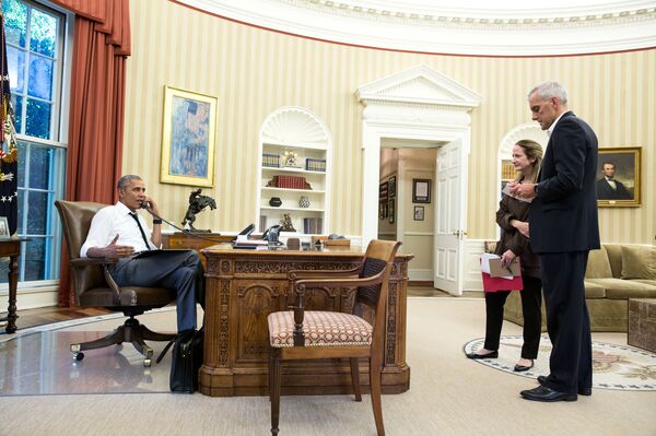 President Barack Obama talks on the phone in the Oval Office with Secretary of State John Kerry regarding the situation in Turkey, July 15, 2016. Chief of Staff Denis McDonough and Avril Haines, Deputy National Security Advisor, listen. (Official White House Photo by Pete Souza) President Barack Obama talks on the phone in the Oval Office with Secretary of State John Kerry regarding the situation in Turkey, July 15, 2016. Chief of Staff Denis McDonough and Avril Haines, Deputy National Security Advisor, listen. (Official White House Photo by Pete Souza) - Sputnik International