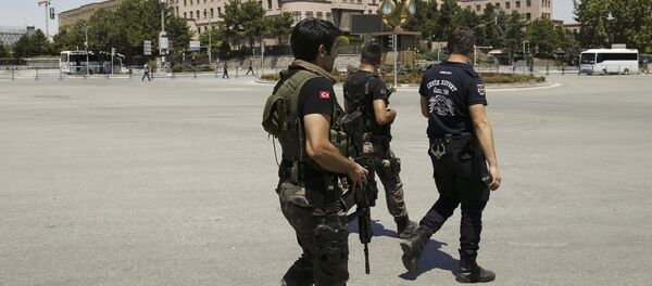 Security forces loyal to Turkish President Recep Tayyip Erdogan guard the General Staff headquarters in Ankara, Turkey, July 17, 2016. Security forces loyal to Turkish President Recep Tayyip Erdogan guard the General Staff headquarters in Ankara, Turkey, July 17, 2016. - Sputnik International