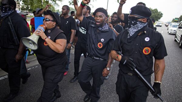New Black Panther Party Protests Death of Alton Sterling in Baton Rouge - Sputnik International