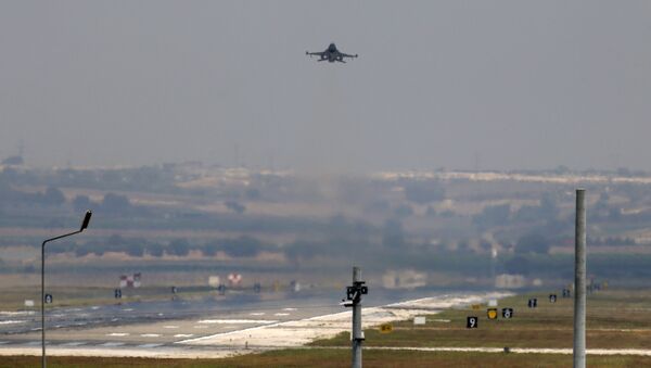 A Turkish Air Force warplane takes off from the Incirlik Air Base, in the outskirts of the city of Adana, southeastern Turkey - Sputnik International