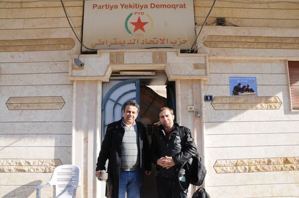 Siyanek Dibo (L) Siyanek Dibo (L) - Sputnik International