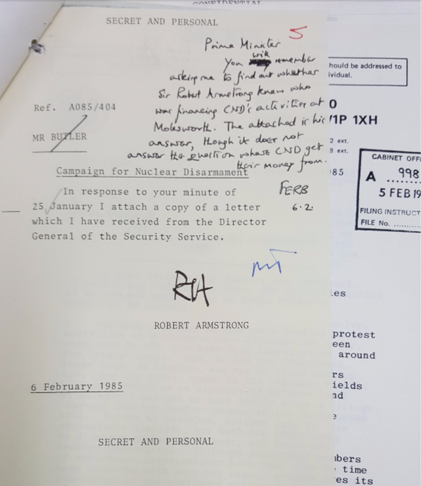 Handwritten note to Thatcher regarding CND Handwritten note to Thatcher regarding CND - Sputnik International