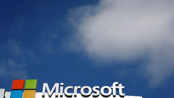 A Microsoft logo is seen next to a cloud in Los Angeles, California, U.S. June 14, 2016. - Sputnik International