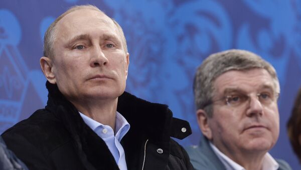 Russian President Vladimir Putin, left, and President of the International Olympic Committee Thomas Bach (File) - Sputnik International