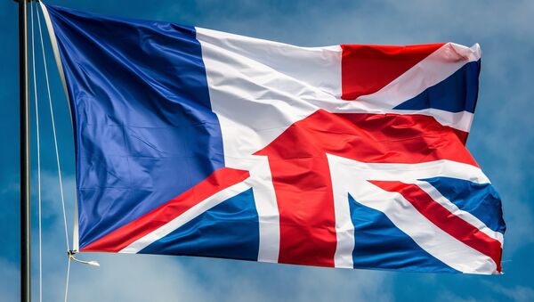An amalgamation of the French and United Kingdom flag - Sputnik International