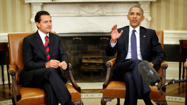 U.S. President Barack Obama and Mexico's President Enrique Pena Nieto attend a bilateral meeting at the Oval Office of the White House in Washington U.S., July 22, 2016 - Sputnik International