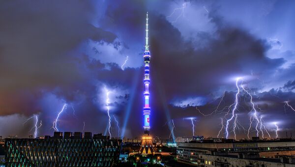 A lightning over the Ostankino TV tower in Moscow. - Sputnik International