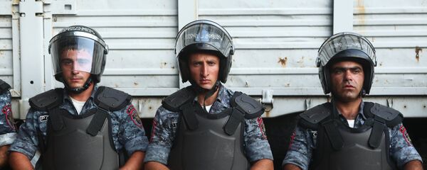 Developments around seized police building in Yerevan - Sputnik International